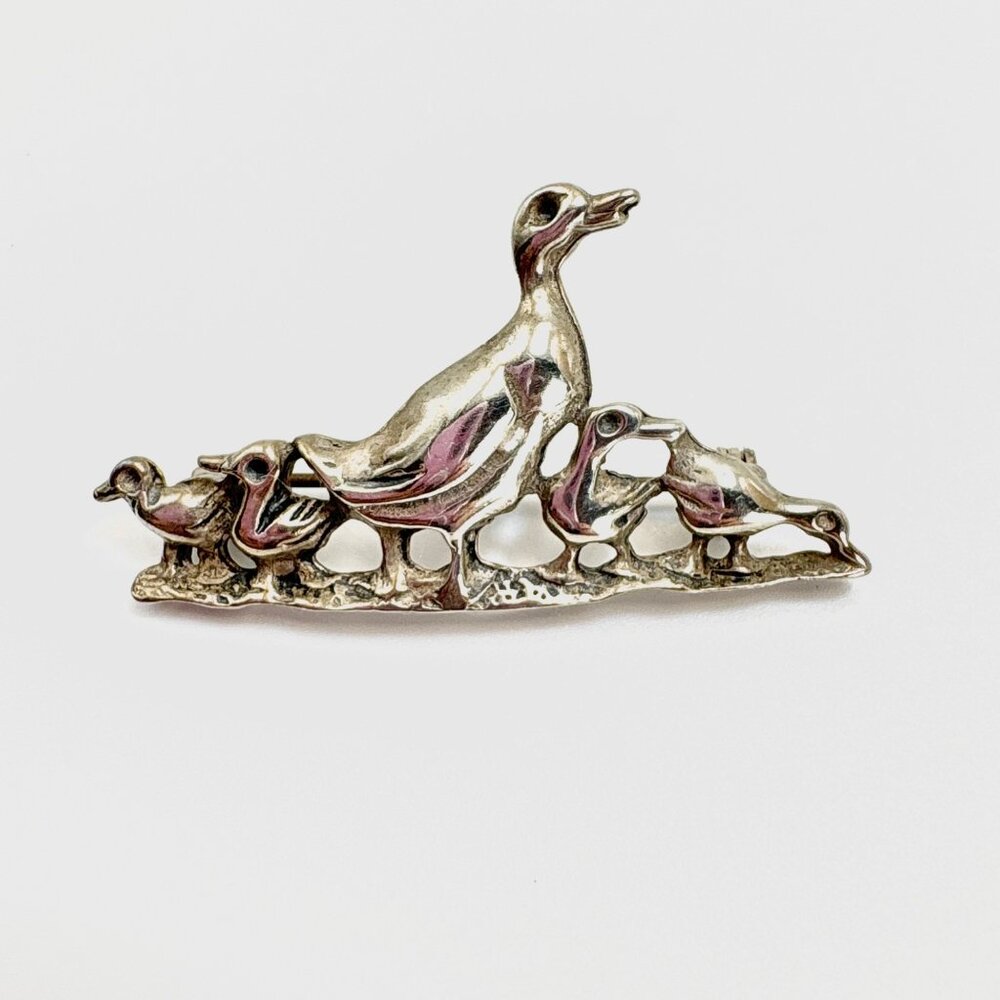 VTG Sterling Silver 925 Duck and Ducklings Brooch Pin Size 1.75" Length